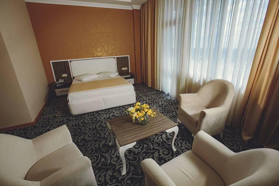 Grand Georgian Palace Batumi Luaran gambar