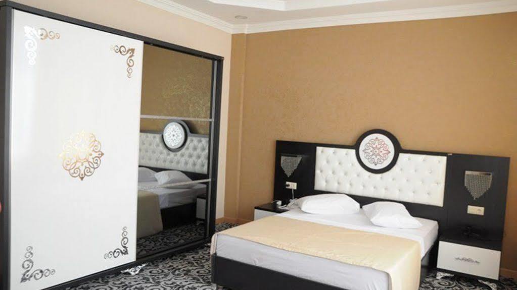 Grand Georgian Palace Batumi Luaran gambar